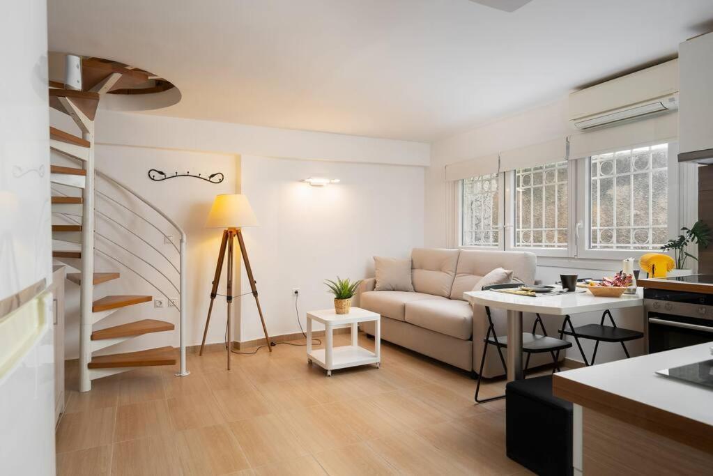 Modern Two Level Apartment In The Heart Of Αθήνα Εξωτερικό φωτογραφία
